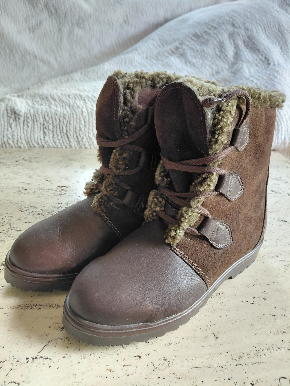 Pajar Brown Genuine Shearling Lace-Up Women's Boots